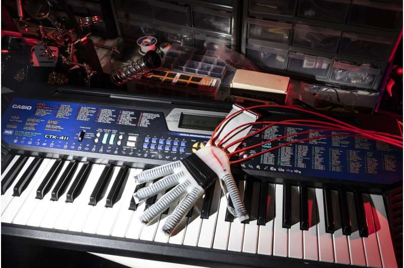 soft robotic gloves