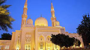 Visit the Jumeirah Mosque.
