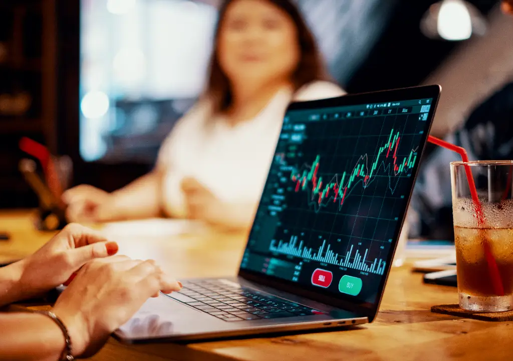 Choose an Online: How to invest in stocks online