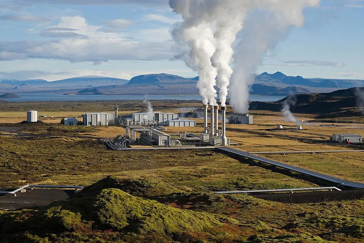 Geothermal energy plant: courtesy of Wikipedia