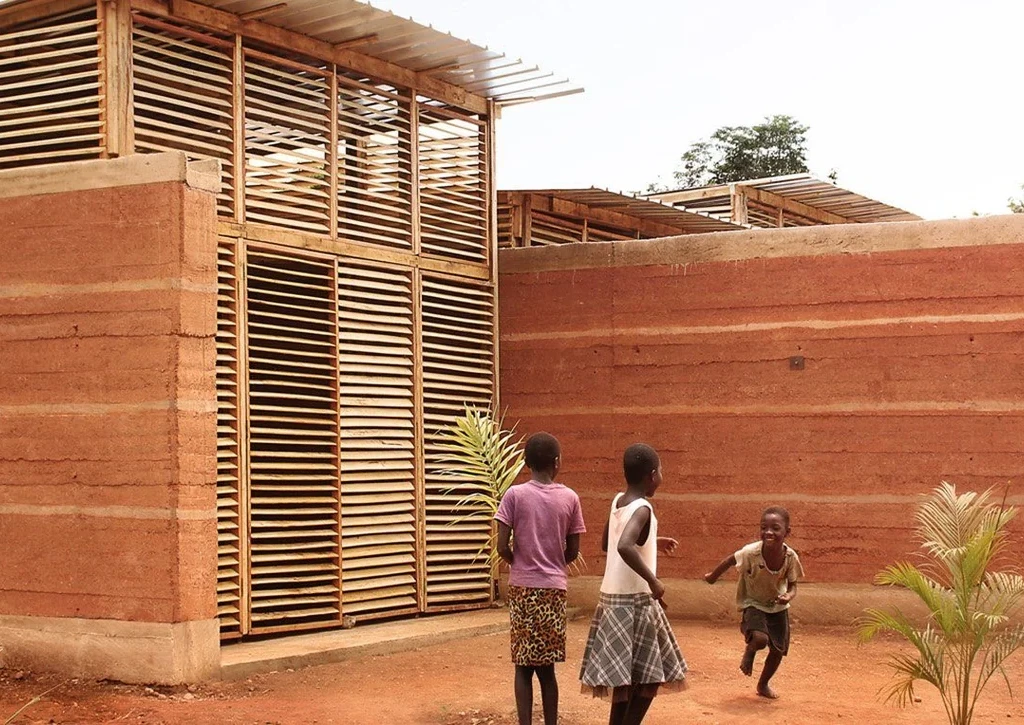 Sustainable Building Materials and Eco‑Homes