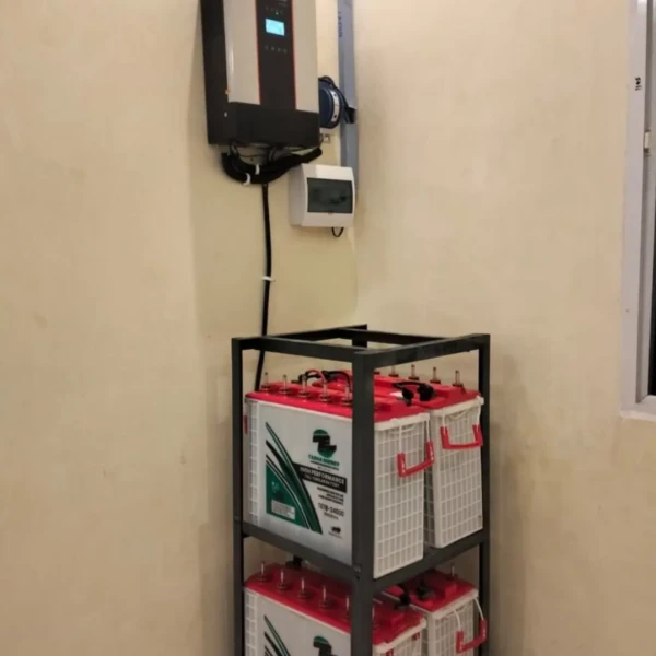 Solar inverter with 48V battery system tubular